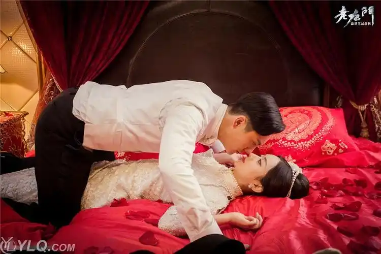 《老九门》新婚洞房照曝光 陈伟霆赵丽颖花式互挑亲密无间