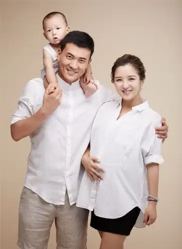 娱乐 娱乐八卦 > 正文  2015年11月7日,何洁的老公赫子铭在微博上公布