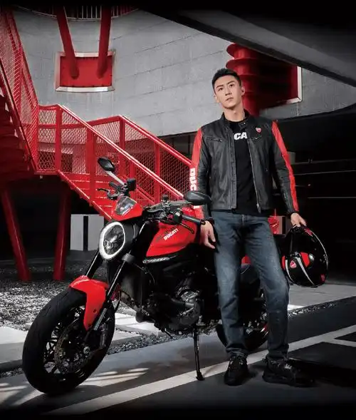 杜卡迪全球品牌形象大使黄景瑜