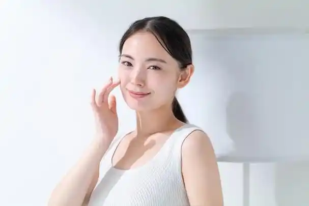 拥有湿润光滑的皮肤是每个人都渴望的美丽目标.