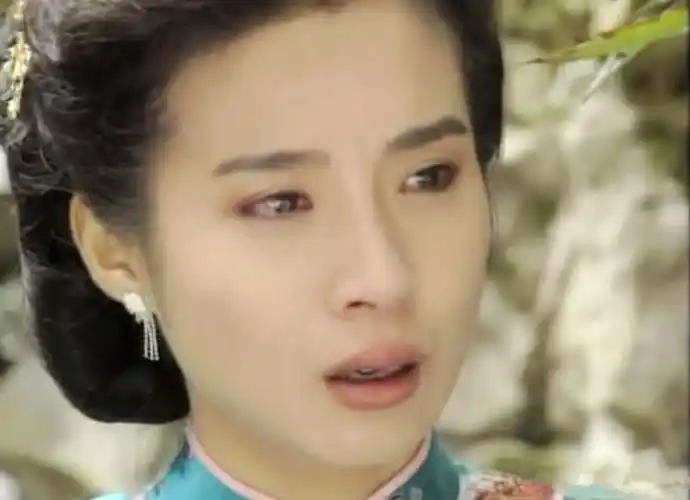 岳翎:被领养的"琼女郎",马景涛都不忍心咆哮,丈夫至今成谜