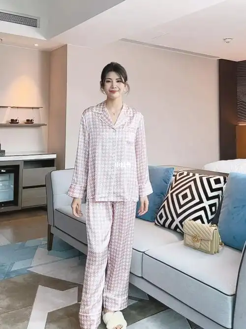 左左家粉色千鸟格纹重磅真丝睡衣两件套装