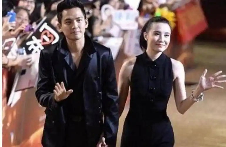 原创钟汉良妻子近照曝光藏了15年长成这样难怪至今不愿公开她