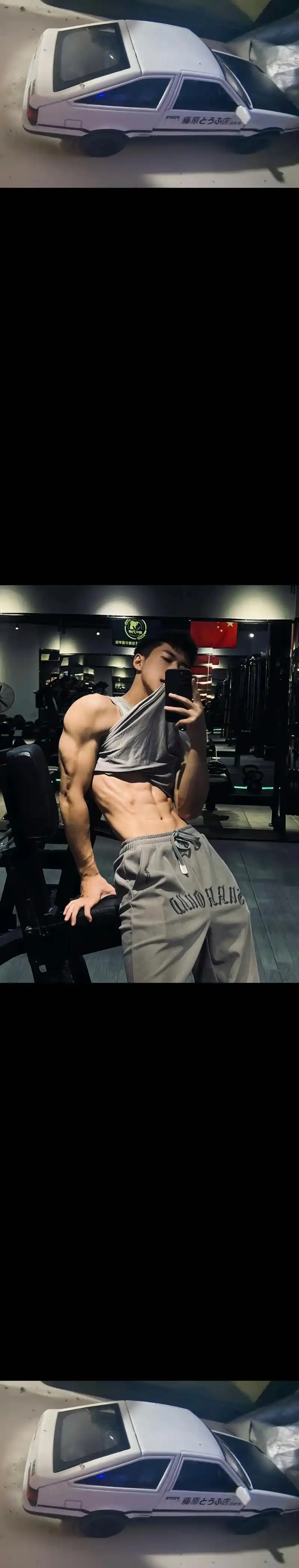 撸铁的感觉 你试了就知道#腹肌男孩 #腹肌马甲线 #健身运动 - 抖音