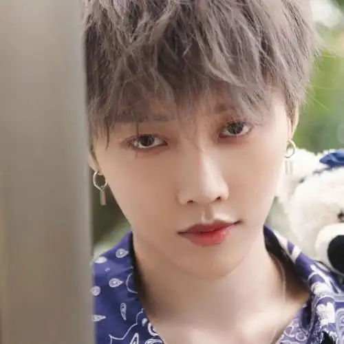 今天羡慕小熊了@刘雨昕#刘雨昕  #情侣头像  #情头  #歌手刘雨昕