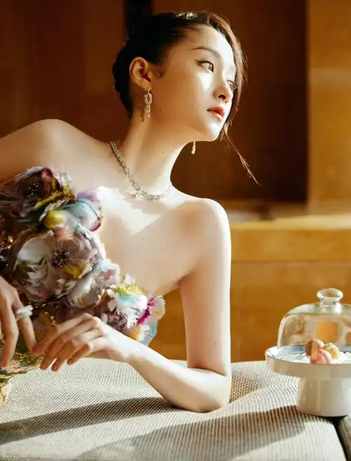 关晓彤性感写真