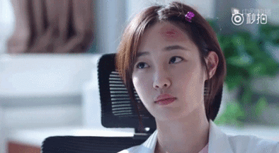 这个简单的镜头,靳东白百何最少拍了四遍,看完花絮,我要笑死了