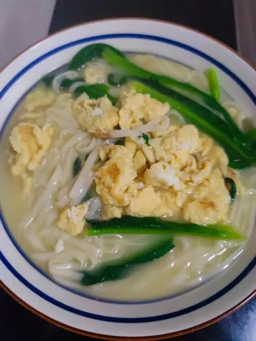 清汤鸡蛋面