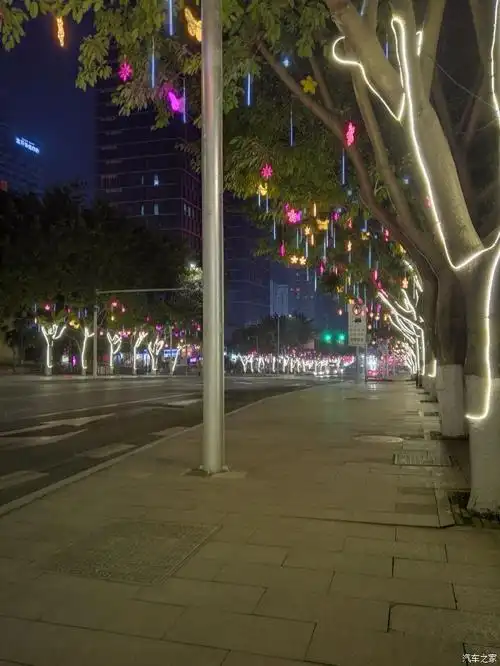 渝北区人和马路边的夜景分享