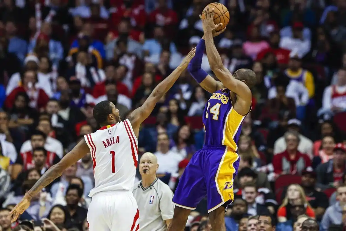 观赏性十足科比生涯超长后仰跳投集锦