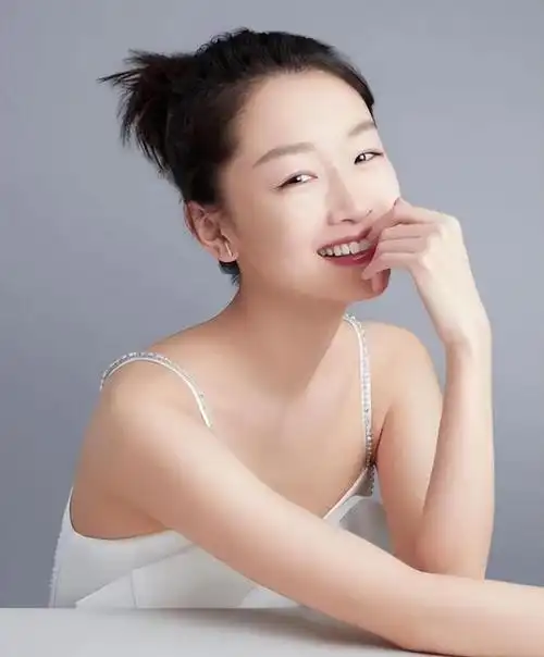 金鸡一夜,娱乐圈的"世态炎凉"在周冬雨身上展现得淋漓尽致