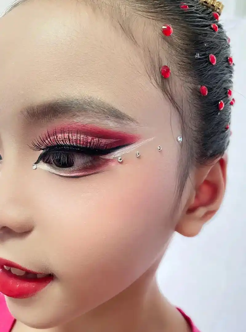 芭蕾舞妆面 #芭蕾 #儿童舞台妆 #今日妆容 #芭蕾舞 #化 - 抖音