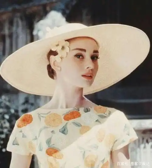 奥黛丽·赫本:世人难忘的最美女神,却多次被出轨流产,一生凄苦