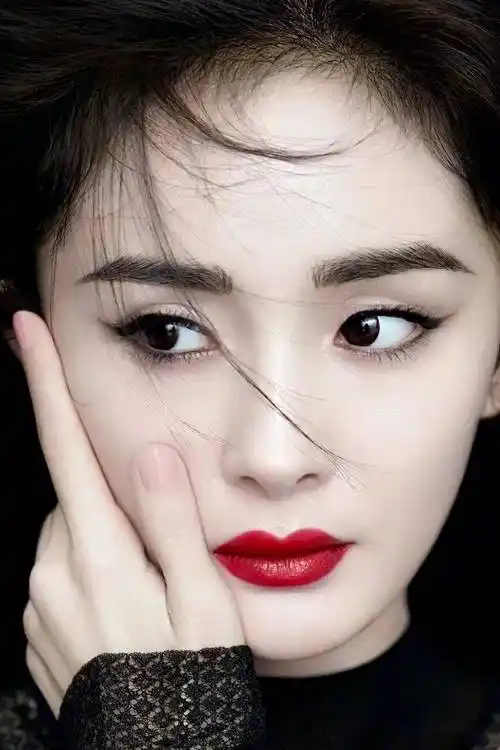 杨幂火辣辣的红唇火辣辣的诱惑