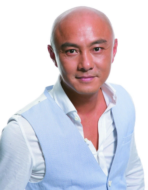 张卫健光头原因其实是因为《西游记》续集的片酬原因与tvb 出现分歧