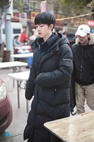 李明德的少年感