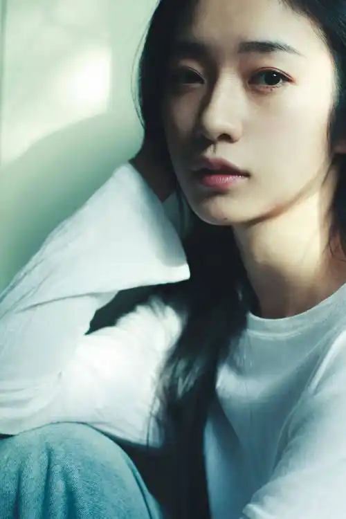 文艺女青年栾蕾英即将上线 《安魂》上线倒计时2天