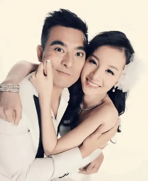 陈龙曾是胶水厂工人闪婚小10岁章龄之走红后对妻子不离不弃