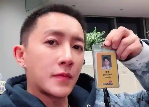 韩庚做sj招牌动作回应组合,网友开始期待exo_直播_时候_不知道