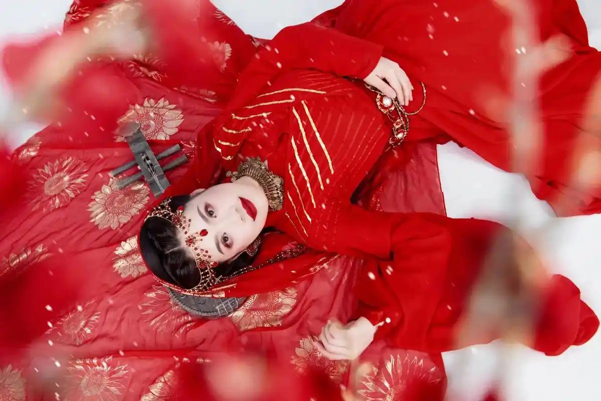 盘子拍古装照化妆和发型的配合非常好.化妆师会根据 - 抖音