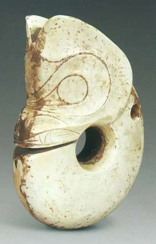 内蒙古三星他拉村的玉猪龙在距今5000多年的安徽省含山县凌家滩遗址