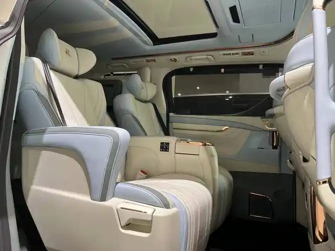 丰田世纪埃尔法给你诠释什么才是商务车界的天花板