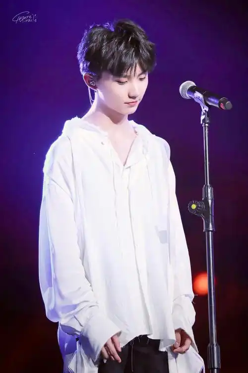 马嘉祺主唱开口定调