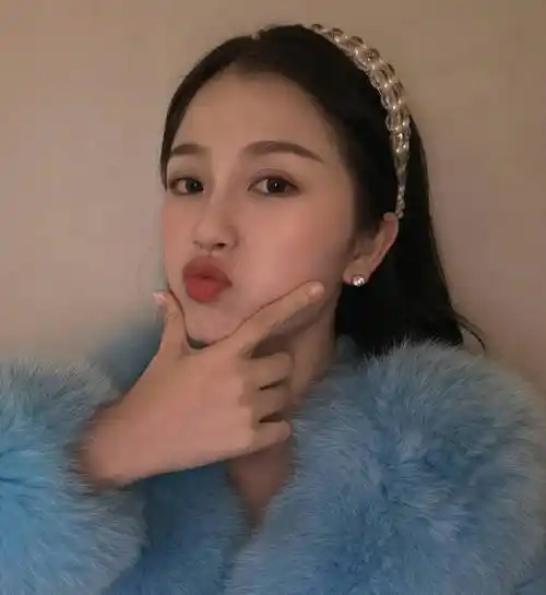 鞠婧祎,虞书欣撞上同款造型,都是94后,状态大不一样_蔡徐坤_lisa_节目