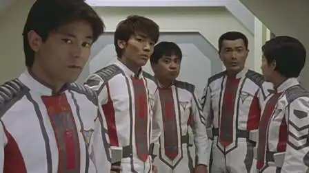 迪迦:胜利队万圣节出任务,丽娜cos"小野猫"跟着大古