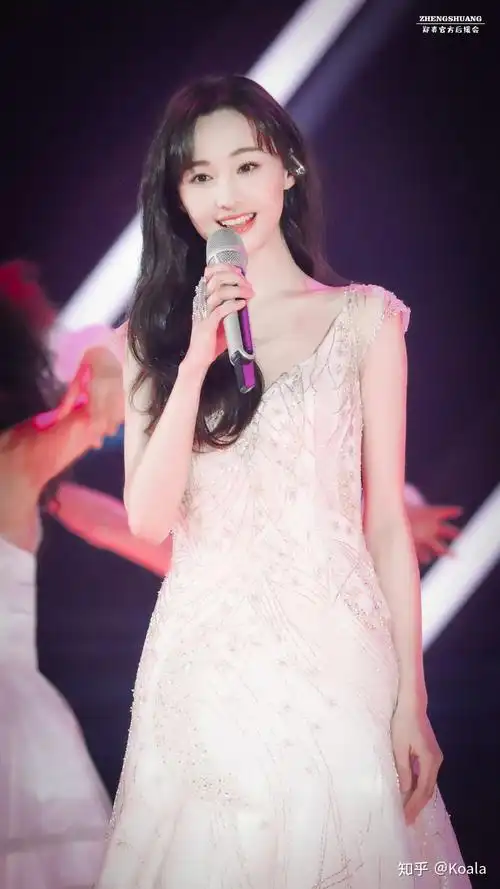 如何评价郑爽在王牌对王牌中的穿的安娜公主造型