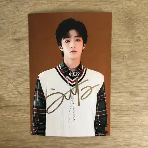 刘耀文 亲签_票务_刘耀文_靠谱票务_娱乐_明星娱乐资讯