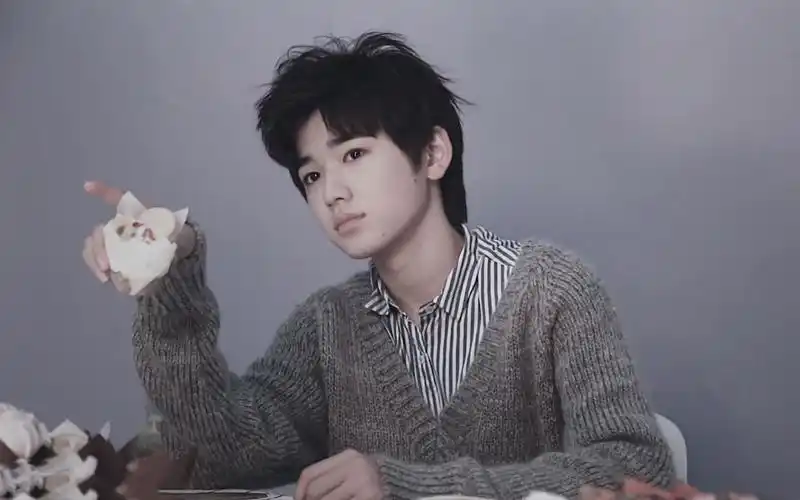 宋亚轩tyt台风少年团00后实力主唱宋亚轩写真花絮cut合辑