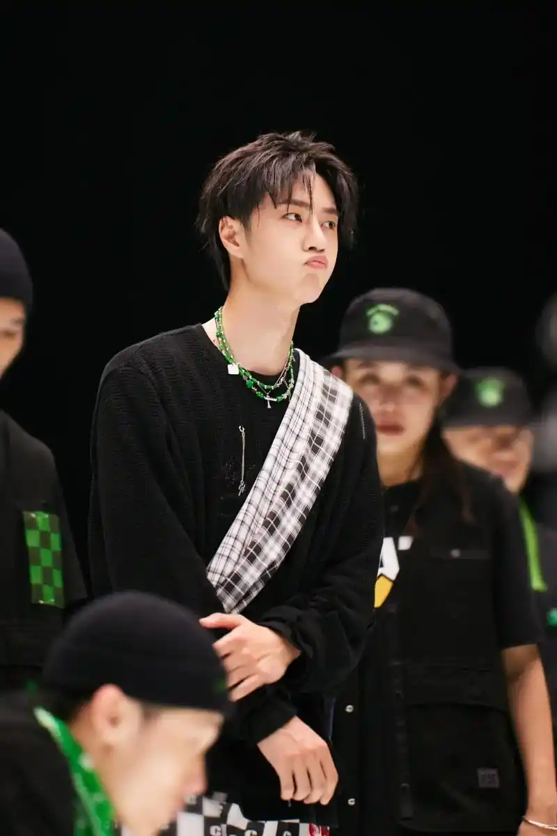 王一博跳舞 ,王一博:我能有什么坏心思,不过是想给你们秀一 - 抖音