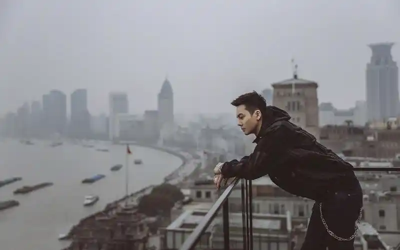 陈伟霆潇洒率性高清桌面壁纸