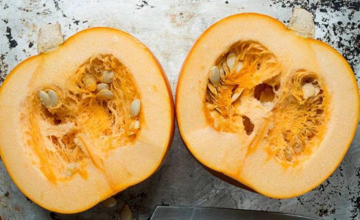 切开的南瓜容易坏?告诉你一个好方法,可以存放一个月