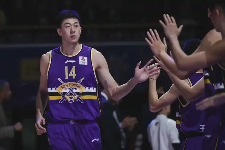 王少杰最高厨艺是煎蛋停摆期看了科比自传