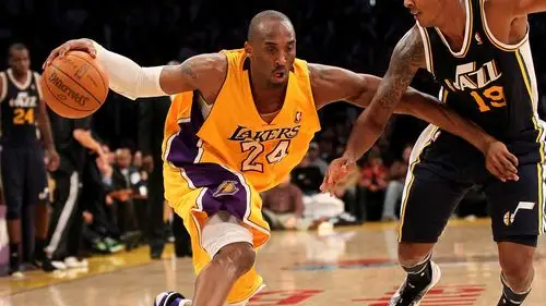 气势非凡的篮球明星桌面壁纸,体育壁纸,科比,篮球,体育,壁纸,1366x768