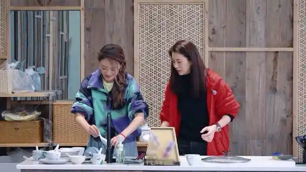 2024年的第一个综艺爆笑名场面是袁咏仪和应采儿给的