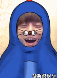 黄致列上演水獭秀 魔性傻笑:哈哈哈