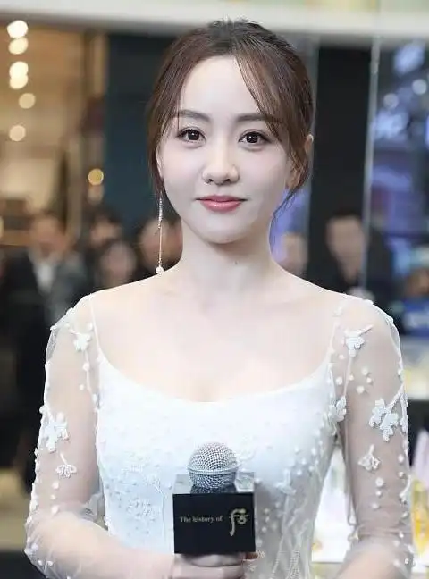 大气率真的杨蓉|杨蓉|大气|苏莲衣_新浪新闻