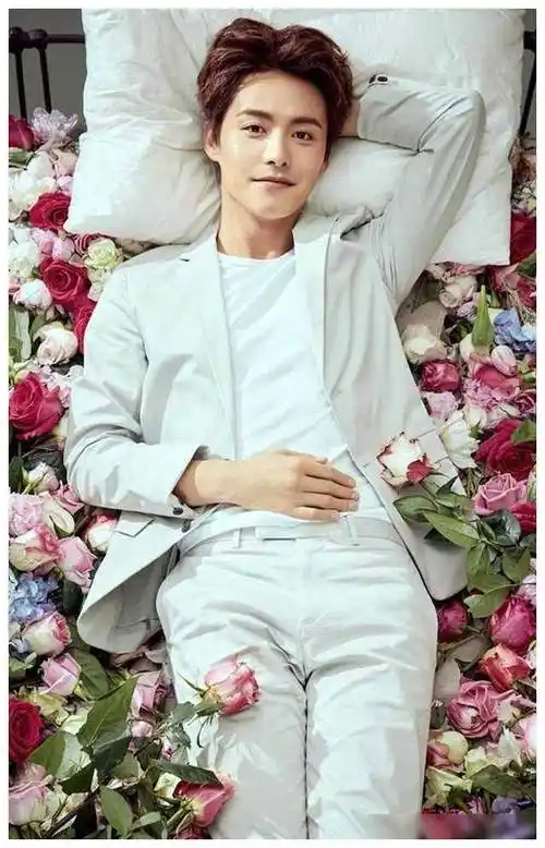 36岁马天宇的豪宅,精致温馨,无一尘土,让人心驰神往!_生活_阳光_苦难