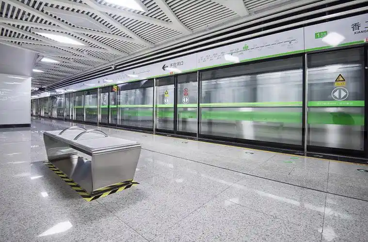 地铁 上图片_地铁 上高清图片素材库