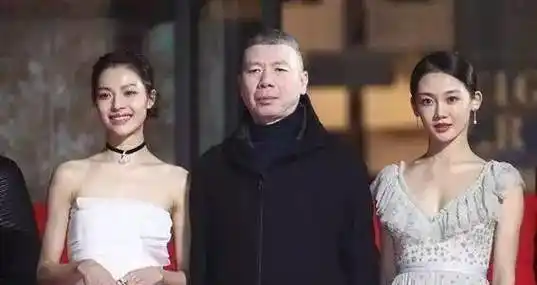 人生赢家钟楚曦:被冯小刚捧红,成龙接着捧,洪金宝等着捧…_大佬_芳华