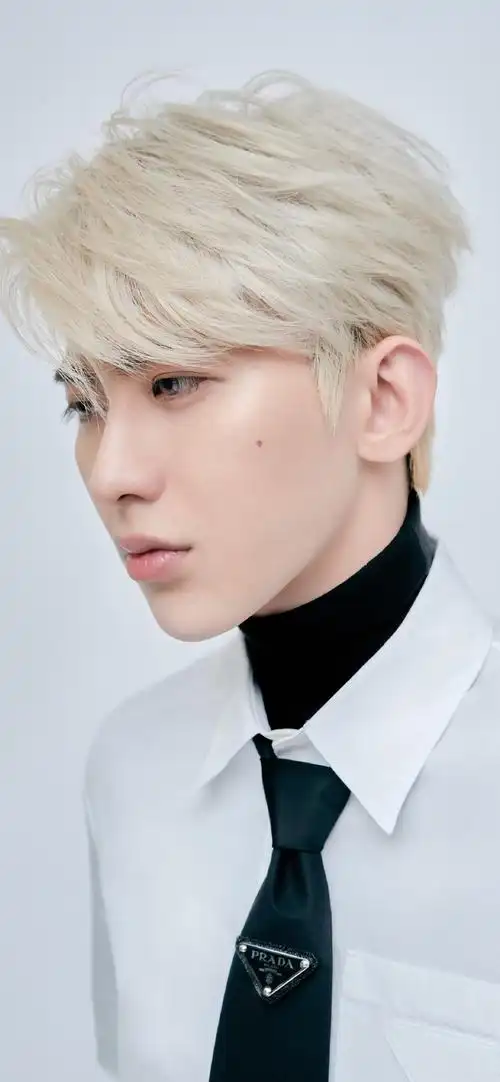 超有型蔡徐坤锁屏壁纸