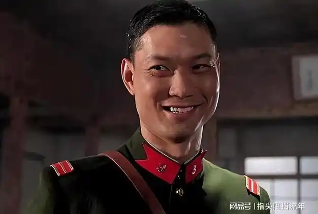 65岁周比利晒半裸照六块腹肌很有型精神饱满与李连杰差别不小