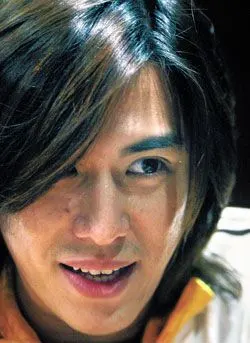 陈楚河踏入演艺界以来,从不避讳父亲就是"竹联帮"精神领袖陈启礼.