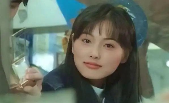 回顾张延嫁给大5岁的香港丈夫婚后生一女今一家三口其乐融融