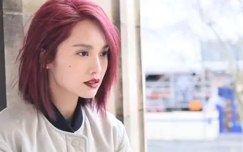 杨丞琳短发时尚写真图片桌面壁纸