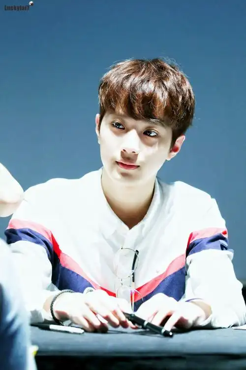 男版produce101 wanna·one 赖冠霖 cr.logo