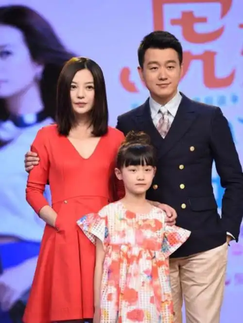 赵薇女儿叫什么(赵薇女儿纪姿含近照)